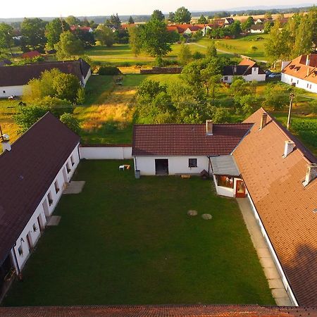 Safar Residence Hrachoviste Luaran gambar