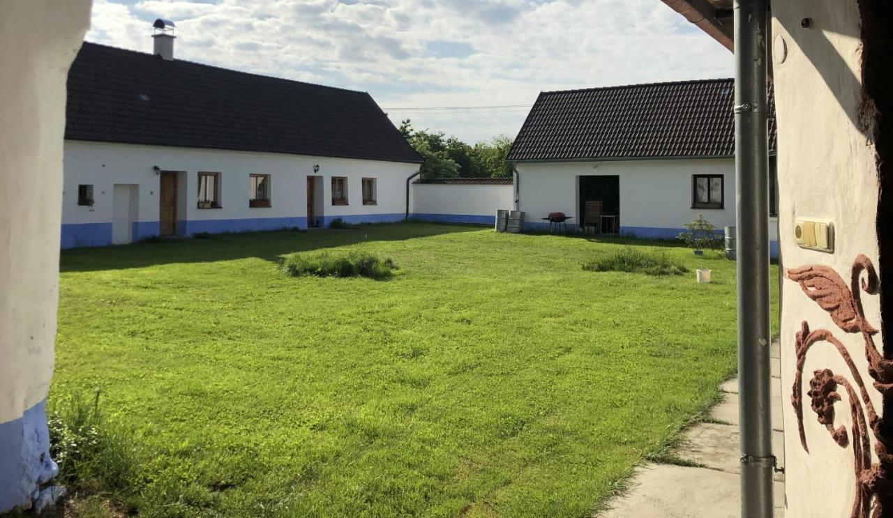 Safar Residence Hrachoviste Luaran gambar