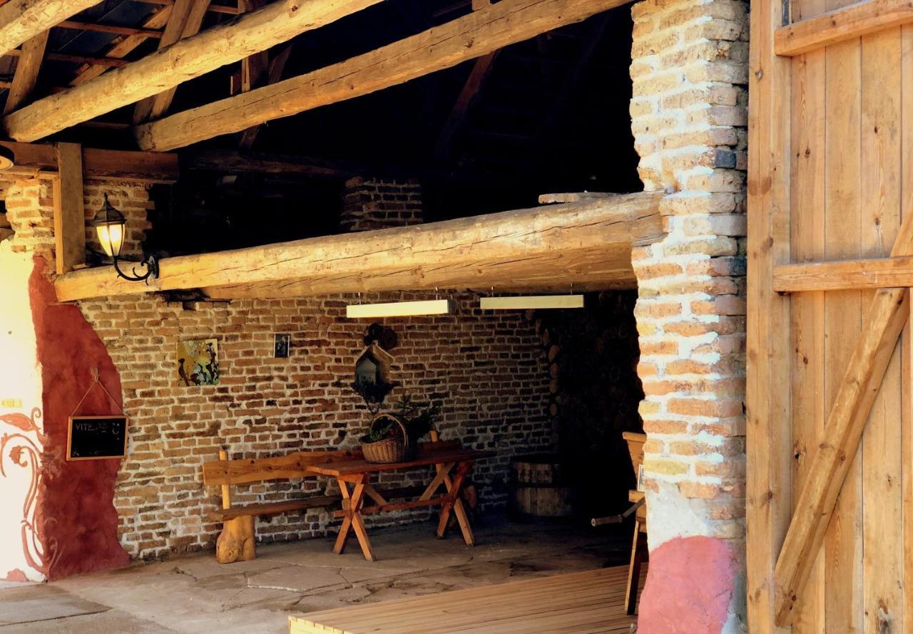 Safar Residence Hrachoviste Luaran gambar