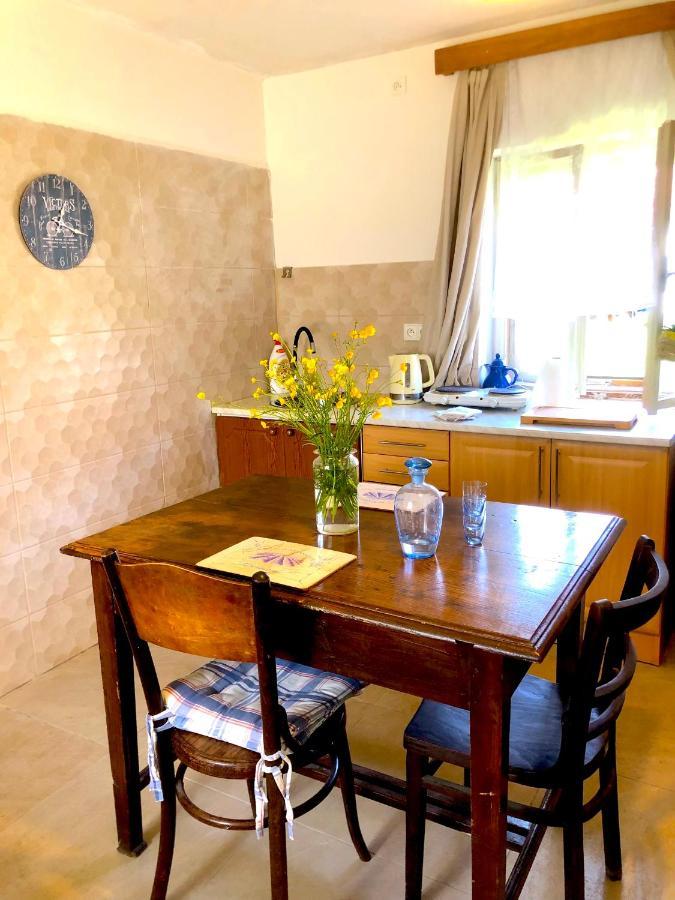 Safar Residence Hrachoviste Luaran gambar