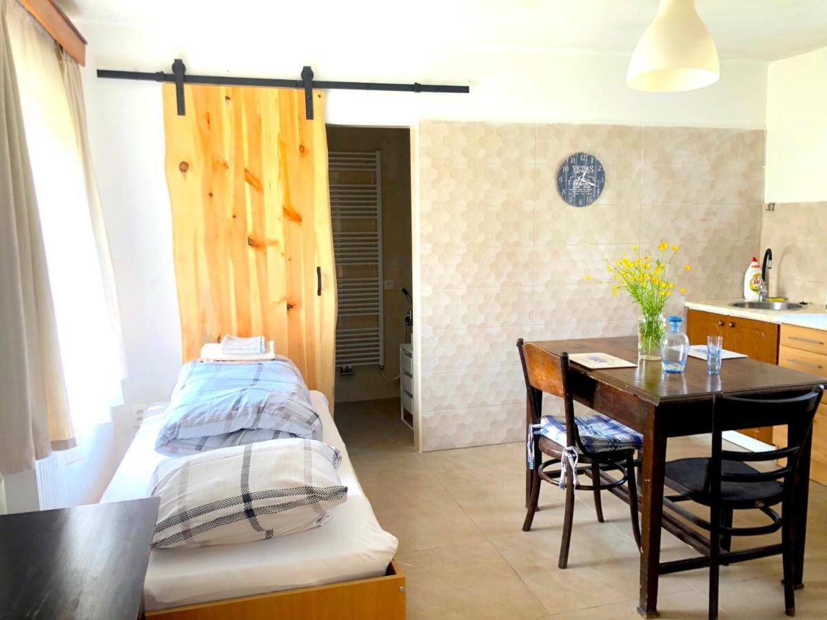Safar Residence Hrachoviste Luaran gambar