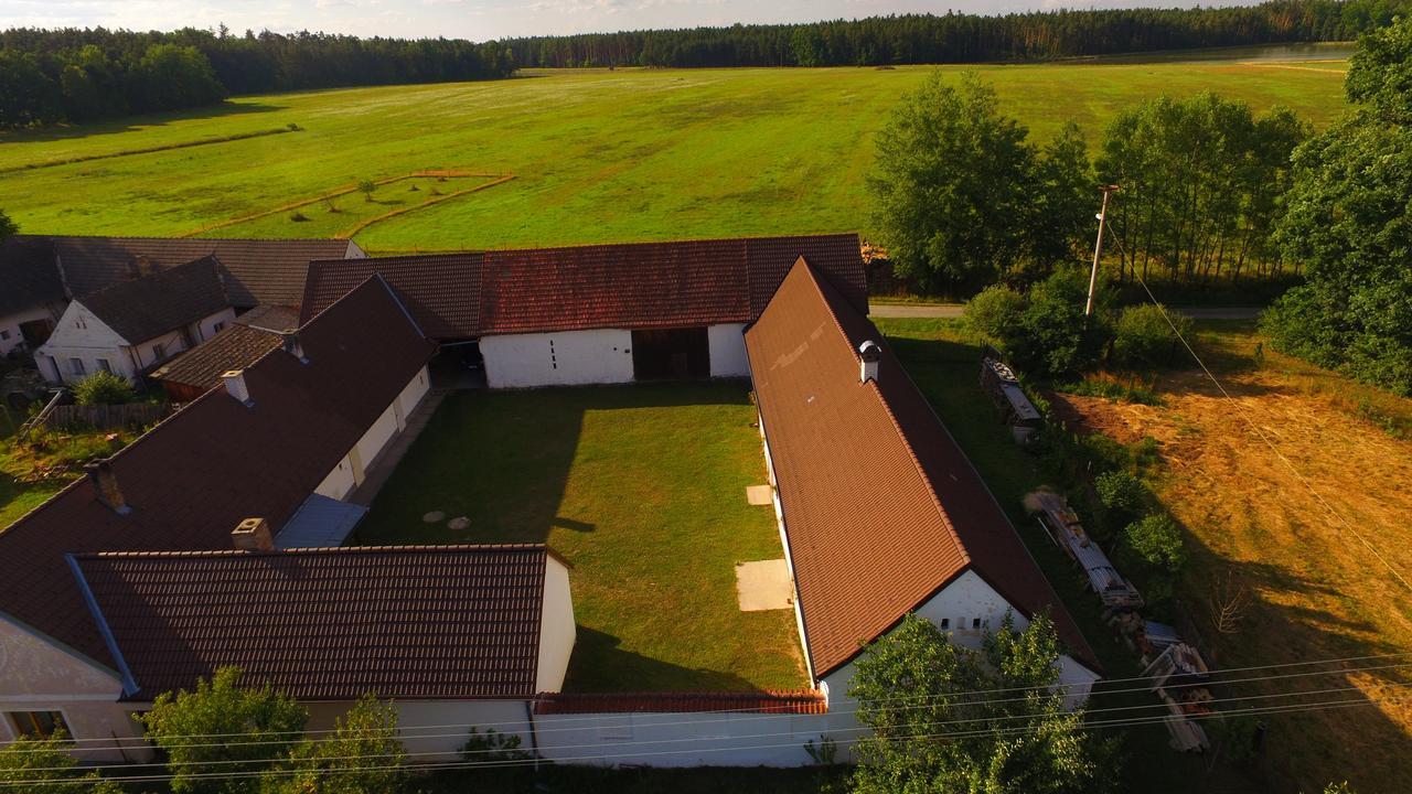 Safar Residence Hrachoviste Luaran gambar